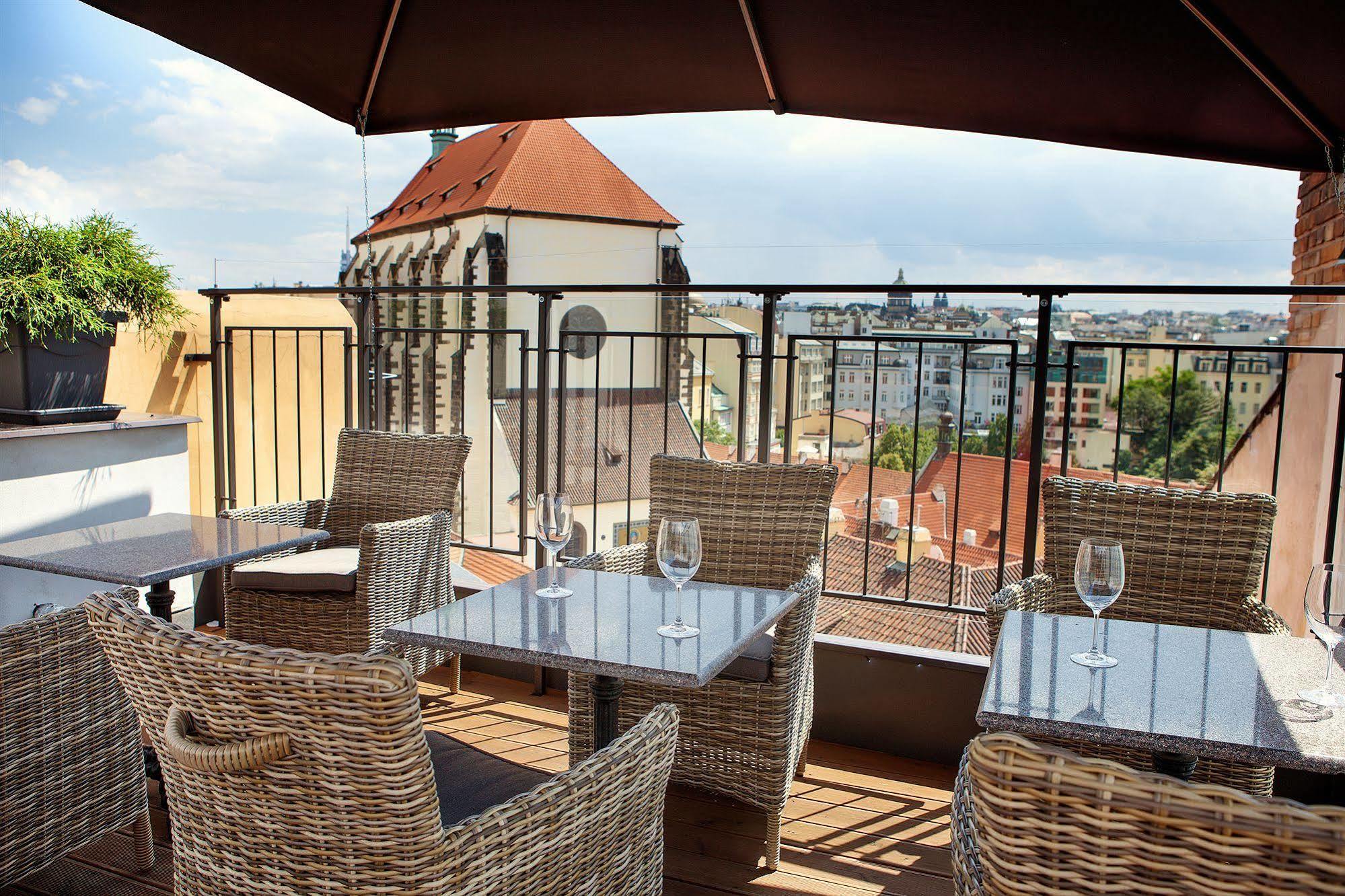 Jungmann Hotel Прага Екстериор снимка