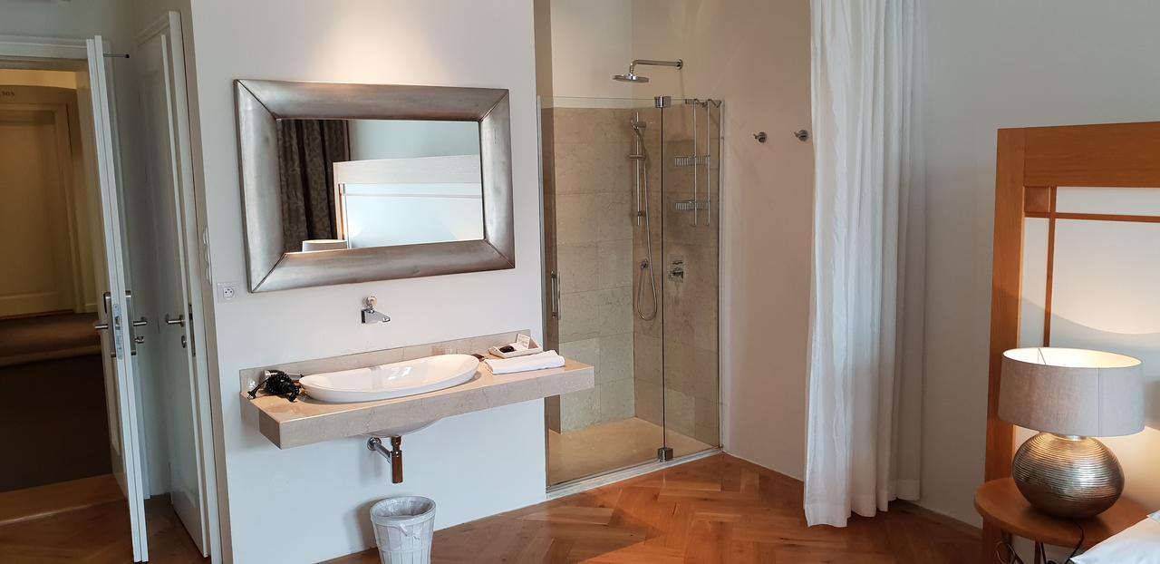 Jungmann Hotel Прага Екстериор снимка